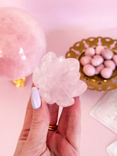 Load image into Gallery viewer, Rose Quartz Small Lotus Bowl