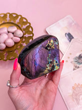 Load image into Gallery viewer, Labradorite Freeform 011