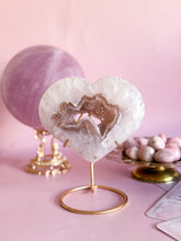 Load image into Gallery viewer, Agate Heart on Golden Stand 010
