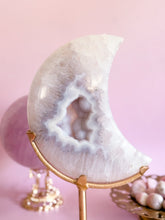 Load image into Gallery viewer, Druzy Agate Moon on Golden Stand
