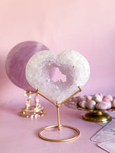 Load image into Gallery viewer, Agate Heart on Golden Stand 009
