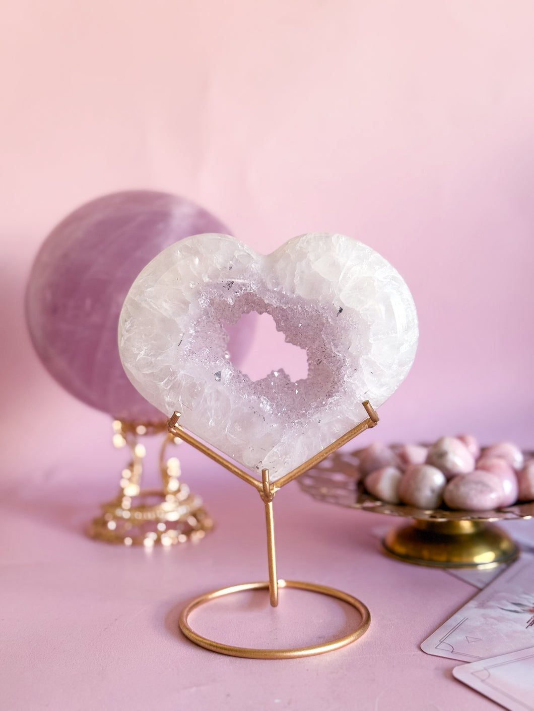 Agate Heart on Golden Stand 009
