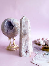 Load image into Gallery viewer, Flower Agate with Quartz Generator
