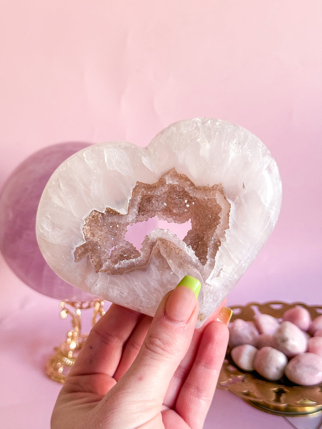 Agate Heart on Golden Stand 010