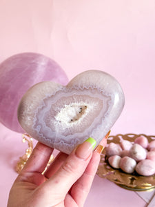 Agate Heart on Golden Stand 003