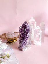 Load image into Gallery viewer, Pink Amethyst with Amethyst Generator 003
