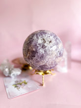 Load image into Gallery viewer, 3.5 kg Flower Agate with Amethyst and Quartz Sphere 001
