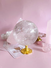 Load image into Gallery viewer, 1.1kg Clear Quartz with Rainbows Sphere 004
