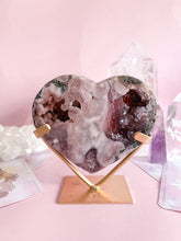 Load image into Gallery viewer, Pink Amethyst with Amethyst Heart 009
