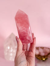 Load image into Gallery viewer, Rose Quartz Generator 005
