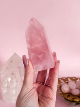 Load image into Gallery viewer, Rose Quartz Generator 003
