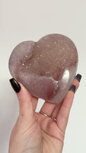 Load and play video in Gallery viewer, Rainbow Amethyst Heart on Black Stand 002
