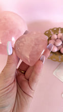 Load and play video in Gallery viewer, Rose Quartz Heart on Heart Stand 008
