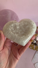 Load and play video in Gallery viewer, Agate Heart on Golden Stand 005
