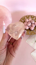Load and play video in Gallery viewer, Rose Quartz Heart on Heart Stand 009
